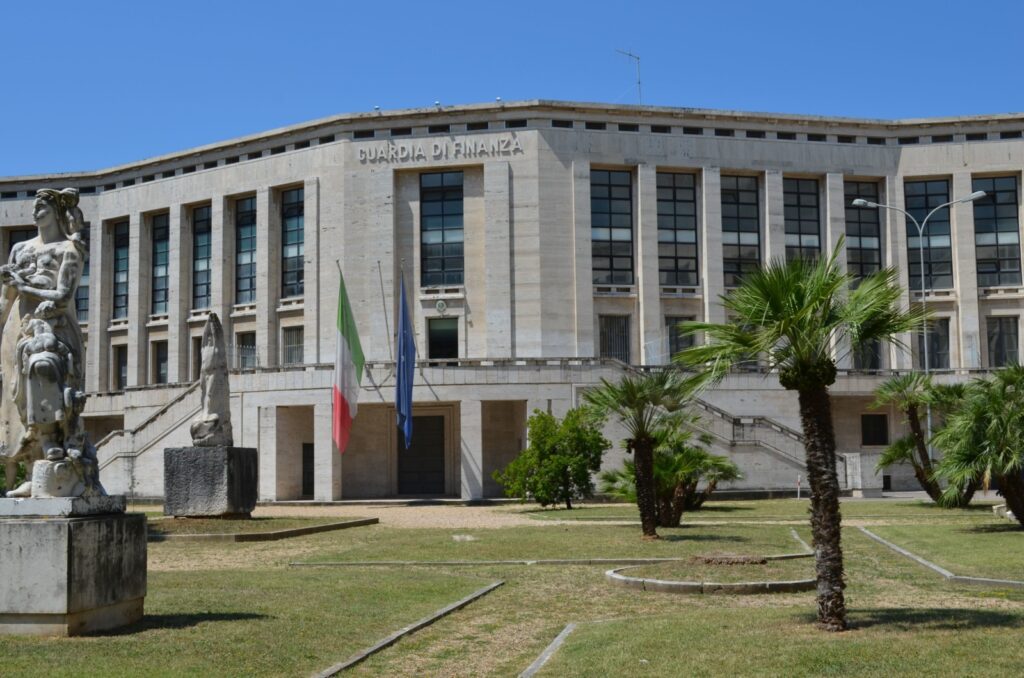 Contrabbando di tabacco: sequestrata circa una tonnellata di “Snus”pakistano di era stoccato in un magazzino di Aprilia