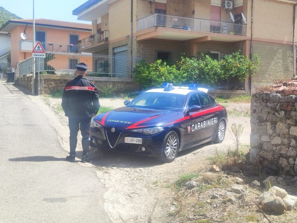 Minacce e insulti ai carabinieri a Terracina, denunciato 48enne