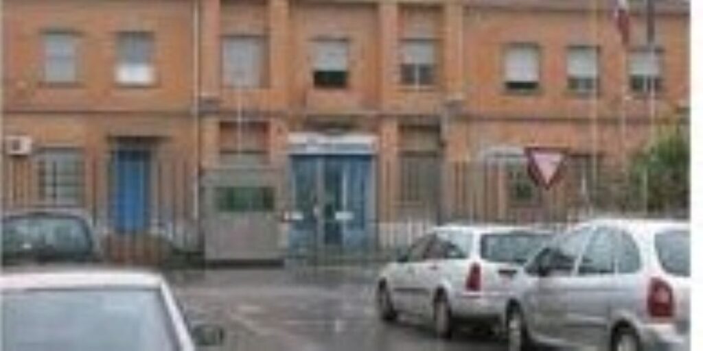 Semina il panico in caserma e aggredisce due infermiere. Arrestato di nuovo l’algerino Mokkamed Zakaria