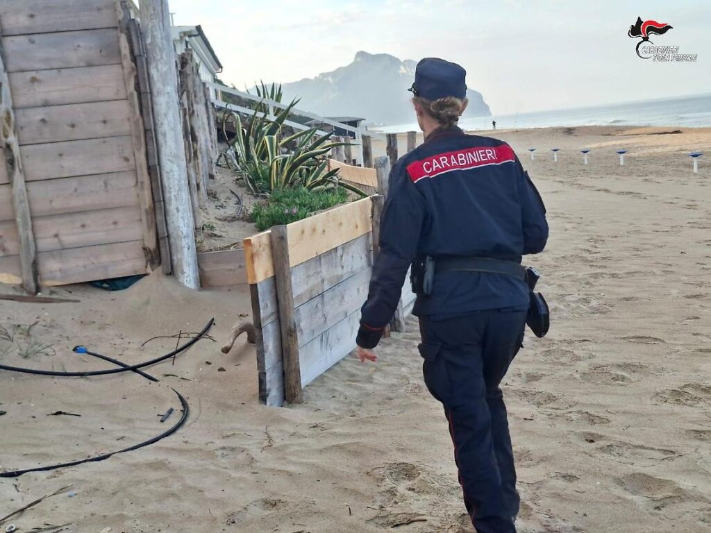 Opere abusive nel Parco del Circeo scoperte dai carabinieri forestali : denunciato un uomo a Sabaudia
