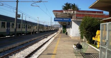 Otto mesi di ritardi per un totale di 574 ore, protestano i pendolari Minturno-Roma. Nasce un comitato